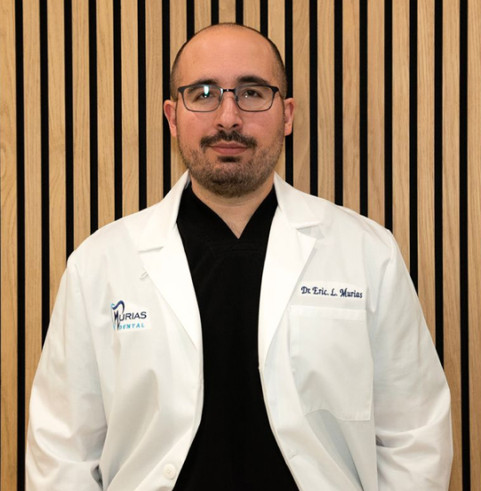 Dr. Eric Murias, implant dentistry and Invisalign® expert at Murias Dental in Hialeah and Plantation, FL